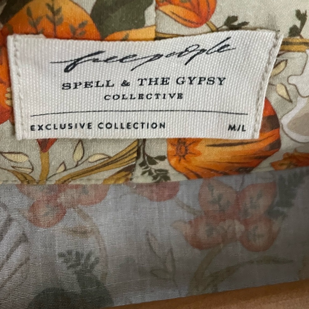 SPELL AND THE GYPSY x Free People Seashell Robe Kimono M/L - Picture 9 of 13